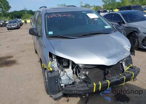 2018 Toyota Sienna Se 8 Passenger from USA, damaged, VIN 5TDXZ3DC3JS938129